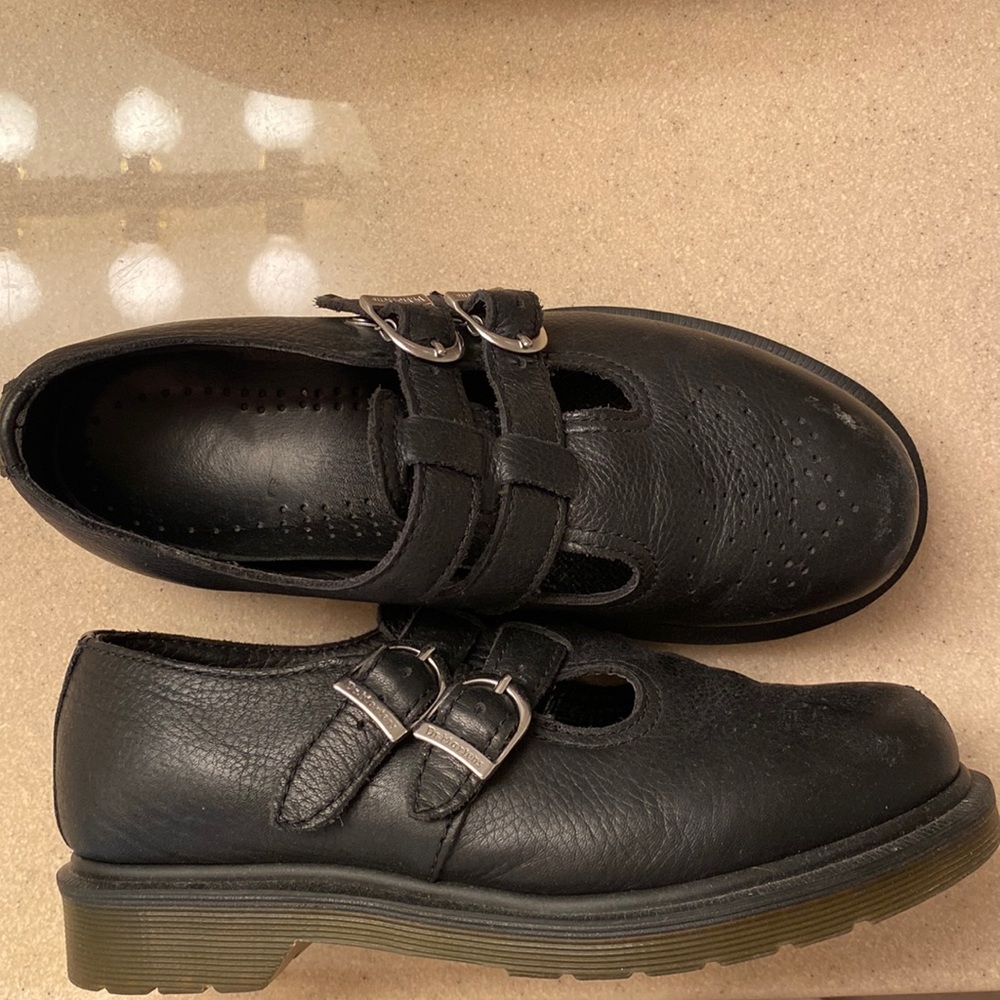 DR MARTENS